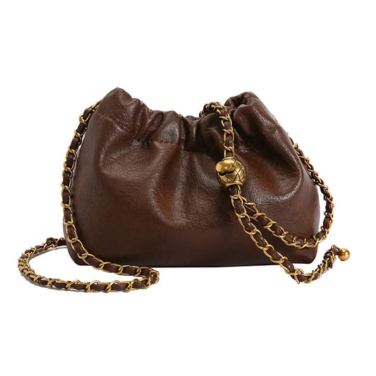 Mirella Chain — Sofisticación casual para el día a día.
