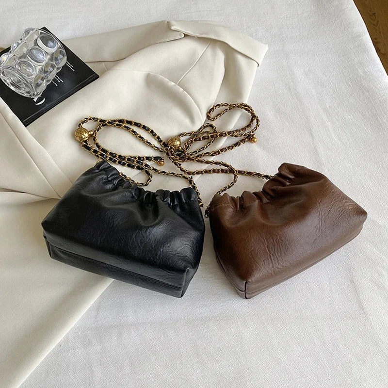 Mirella Chain — Sofisticación casual para el día a día.