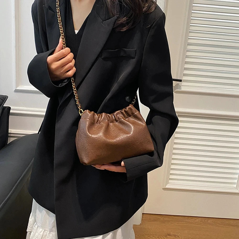 Mirella Chain — Sofisticación casual para el día a día.