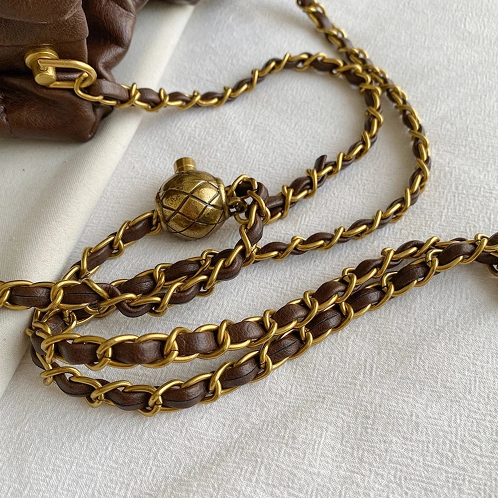 Mirella Chain — Sofisticación casual para el día a día.