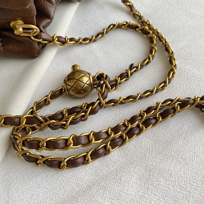 Mirella Chain — Sofisticación casual para el día a día.
